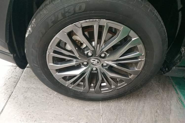 Used Toyota Wildlander 2023 2.0L CVT Two-Wheel Drive Luxury PLUS Edition Left Front Wheel Hub