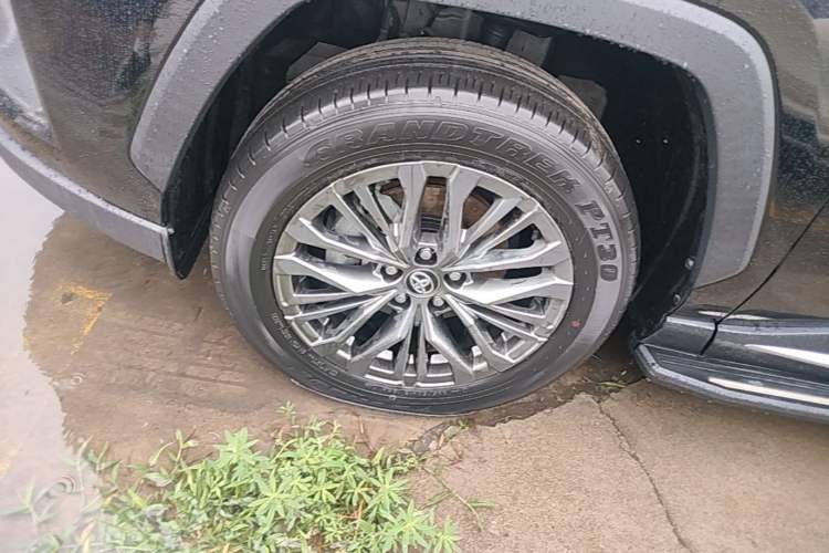 Used Toyota Wildlander 2023 2.0L CVT Four-Wheel Drive Luxury PLUS Edition Left Front Wheel Hub