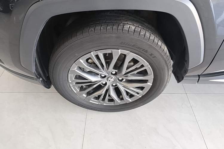 Used Toyota Wildlander 2023 2.0L CVT Two-Wheel Drive Luxury PLUS Edition Left Front Wheel Hub