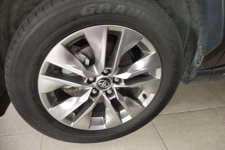 Used Toyota Wildlander 2023 2.0L CVT Two-Wheel Drive Urban Edition Left Front Wheel Hub
