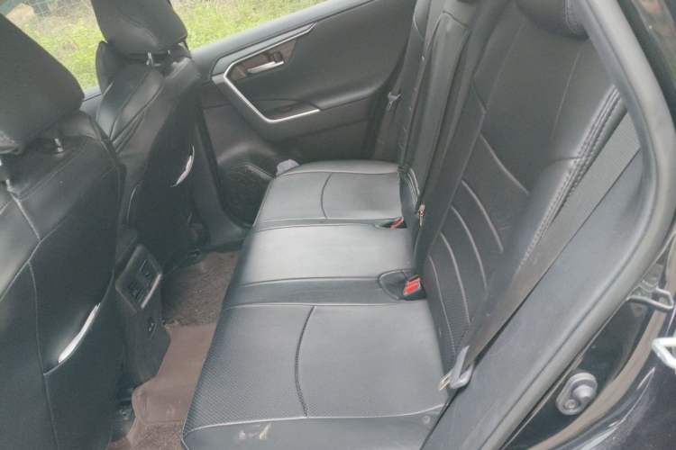 Used Toyota Wildlander 2023 Dual-Motor 2.5L E-CVT Two-Wheel Drive Luxury PLUS Edition Left Rear Seat