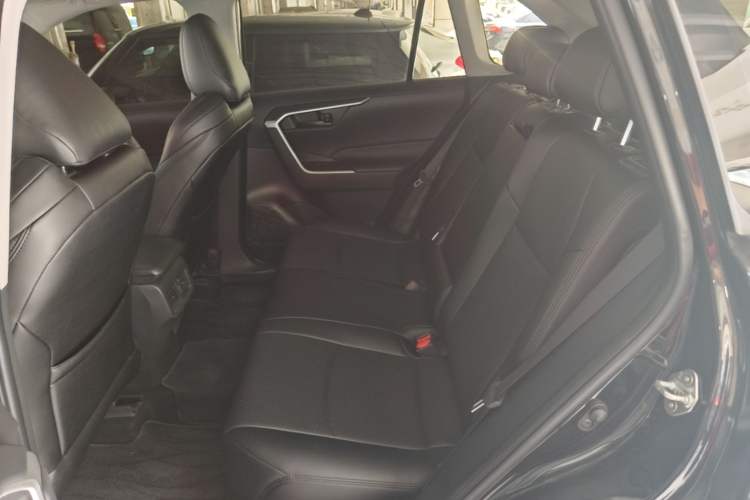 Used Toyota Wildlander 2023 2.0L CVT Two-Wheel Drive Leading Edition Left Rear Seat