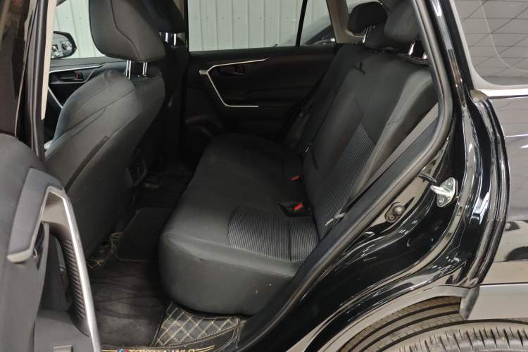 Used Toyota Wildlander 2023 2.0L CVT Two-Wheel Drive Leading Edition Left Rear Seat
