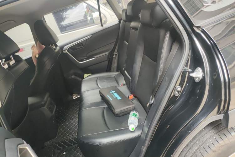 Used Toyota Wildlander 2023 2.0L CVT Two-Wheel Drive Leading Edition Left Rear Seat