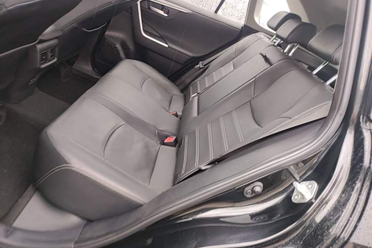 Used Toyota Wildlander 2023 2.0L CVT Four-Wheel Drive Luxury PLUS Edition Left Rear Seat
