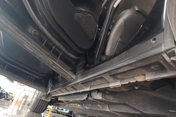 Used Toyota Wildlander 2023 2.0L CVT Two-Wheel Drive Leading Edition Left Side Sill