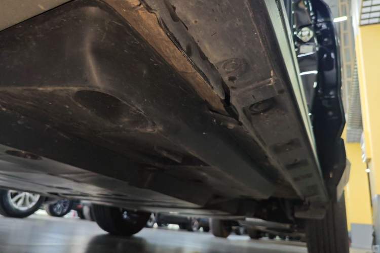 Used Toyota Wildlander 2023 Dual-Motor 2.5L E-CVT Four-Wheel Drive Prestige Edition Left Side Sill