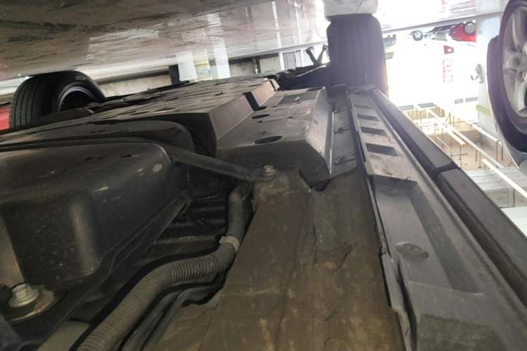 Used Toyota Wildlander 2023 Dual-Motor 2.5L E-CVT Two-Wheel Drive Luxury PLUS Edition Left Side Sill