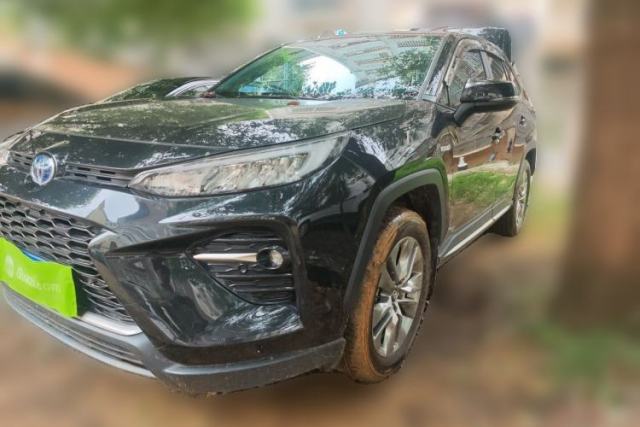Ojetý Toyota Wildlander 2023 Dual-Engine 2.5L E-CVT Two-Wheel Drive Urban Edition