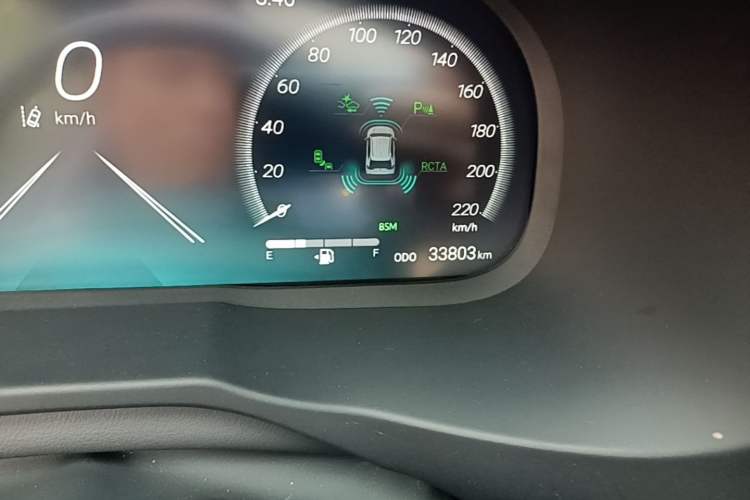 Used Toyota Wildlander 2023 Dual-Motor 2.5L E-CVT Two-Wheel Drive Prestige Edition Odometer Close Up