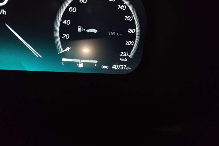 Used Toyota Wildlander 2023 Dual-Motor 2.5L E-CVT Two-Wheel Drive Luxury PLUS Edition Odometer Close Up