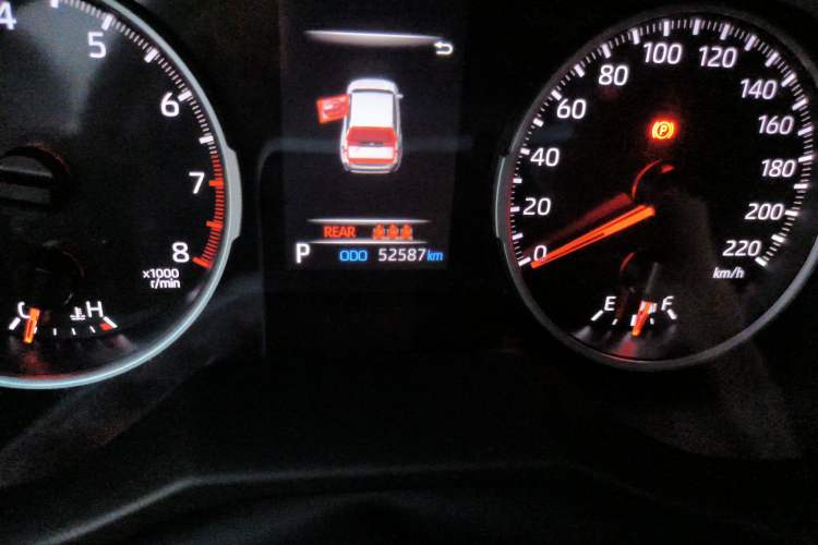 Used Toyota Wildlander 2023 2.0L CVT Two-Wheel Drive Leading Edition Odometer Close Up