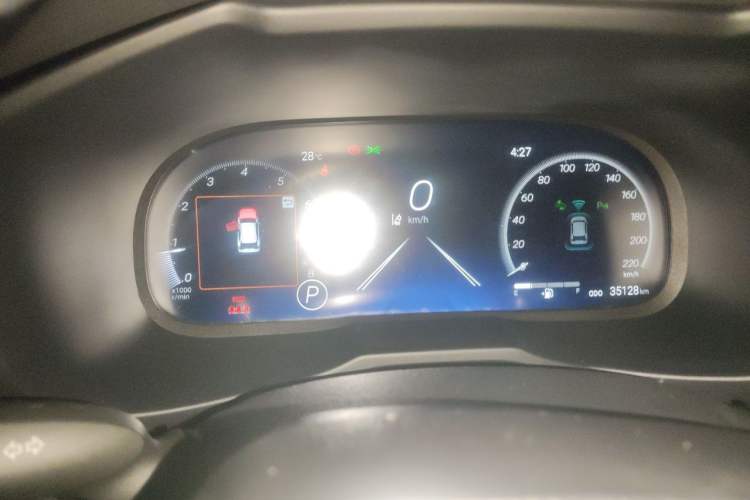 Used Toyota Wildlander 2023 2.0L CVT Two-Wheel Drive Luxury PLUS Edition Odometer Close Up