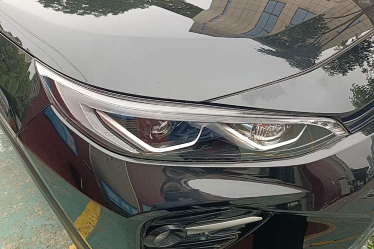Used Toyota Wildlander 2023 Dual-Motor 2.5L E-CVT Two-Wheel Drive Prestige Edition Right Front Headlight