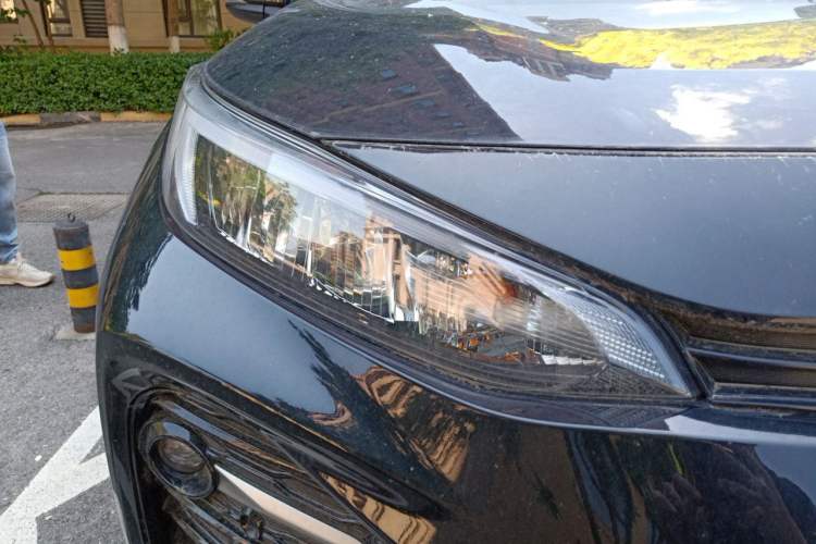 Used Toyota Wildlander 2023 2.0L CVT Two-Wheel Drive Urban Edition Right Front Headlight