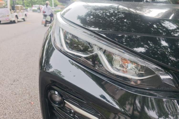 Used Toyota Wildlander 2023 2.0L CVT Two-Wheel Drive Luxury PLUS Edition Right Front Headlight