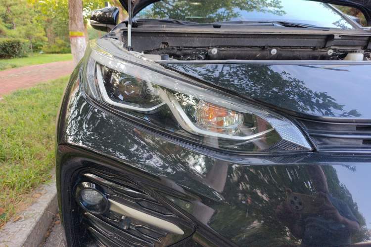 Used Toyota Wildlander 2023 2.0L CVT Two-Wheel Drive Luxury PLUS Edition Right Front Headlight