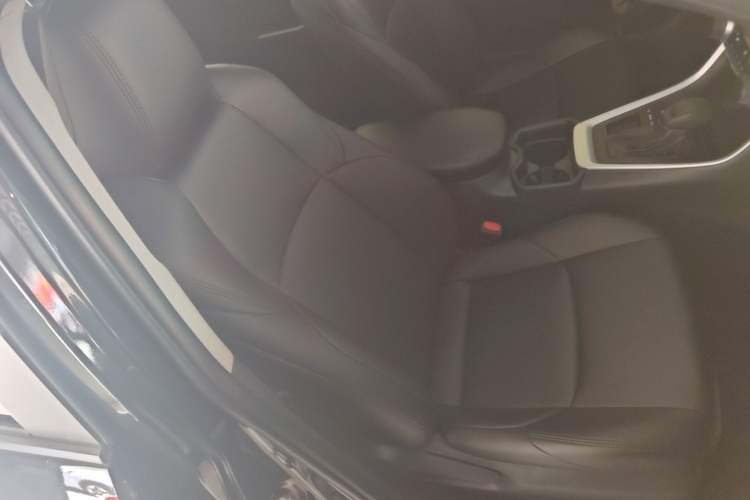 Used Toyota Wildlander 2023 2.0L CVT Two-Wheel Drive Leading Edition Right Front Seat