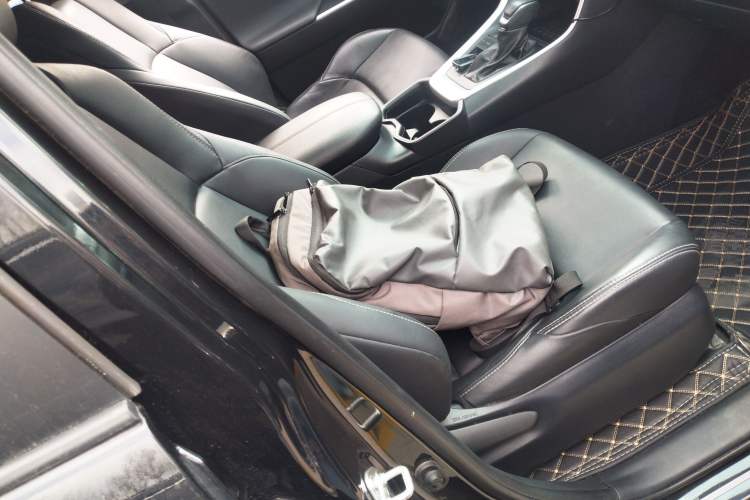Used Toyota Wildlander 2023 2.0L CVT Two-Wheel Drive Urban Edition Right Front Seat