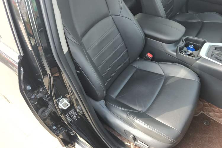 Used Toyota Wildlander 2023 2.0L CVT Four-Wheel Drive Luxury PLUS Edition Right Front Seat