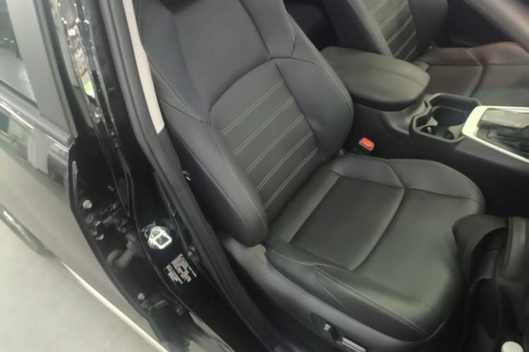 Used Toyota Wildlander 2023 2.0L CVT Two-Wheel Drive Luxury PLUS Edition Right Front Seat