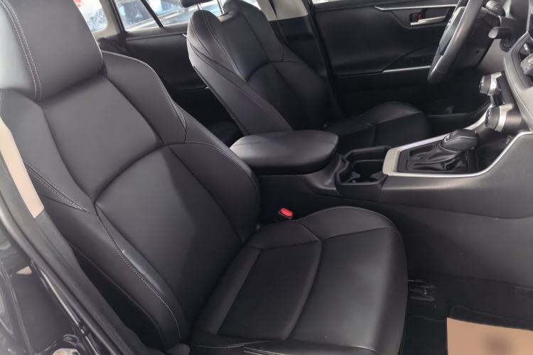Used Toyota Wildlander 2023 2.0L CVT Two-Wheel Drive Urban Edition Right Front Seat