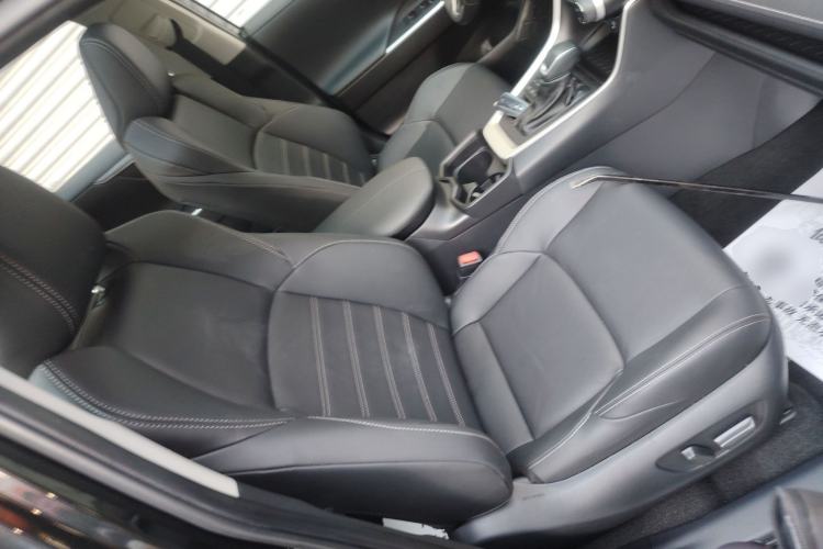 Used Toyota Wildlander 2023 2.0L CVT Four-Wheel Drive Luxury PLUS Edition Right Front Seat