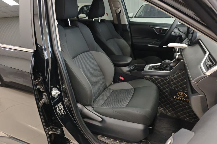 Used Toyota Wildlander 2023 2.0L CVT Two-Wheel Drive Leading Edition Right Front Seat