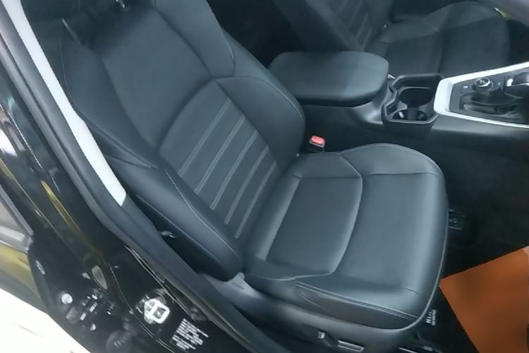 Used Toyota Wildlander 2023 Dual-Motor 2.5L E-CVT Four-Wheel Drive Prestige Edition Right Front Seat