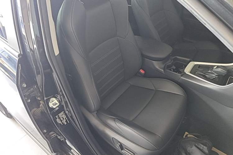 Used Toyota Wildlander 2023 2.0L CVT Two-Wheel Drive Luxury PLUS Edition Right Front Seat