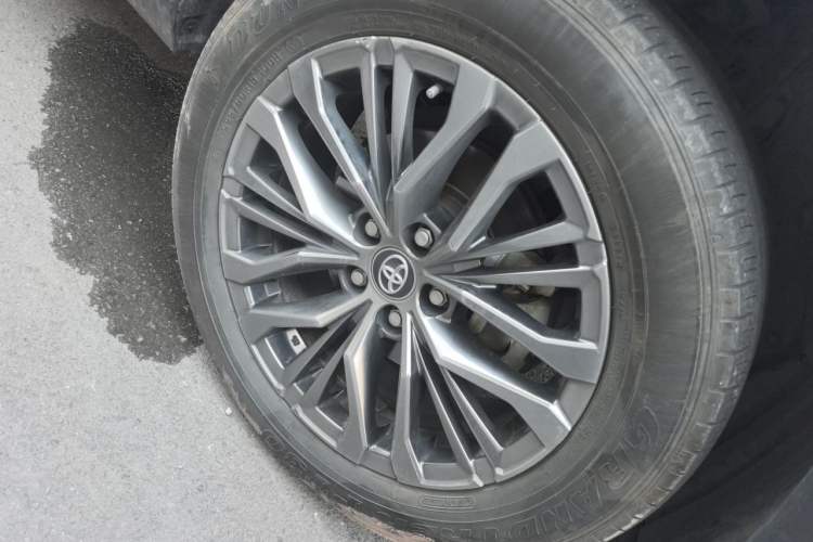 Used Toyota Wildlander 2023 2.0L CVT Four-Wheel Drive Luxury PLUS Edition Right Front Wheel Hub