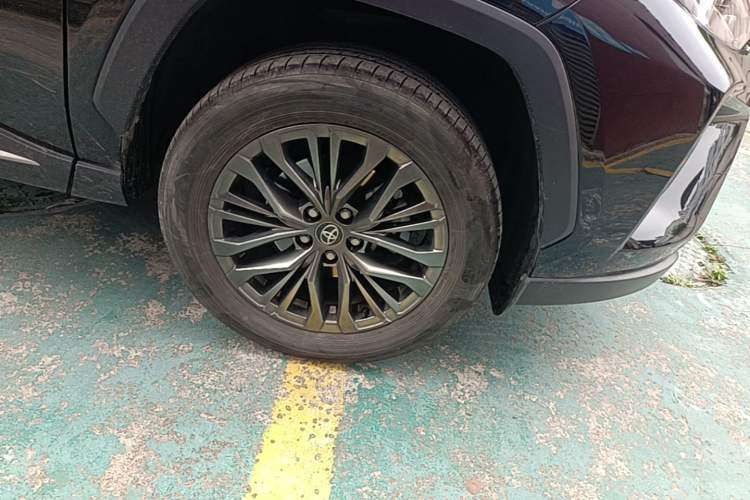 Used Toyota Wildlander 2023 Dual-Motor 2.5L E-CVT Two-Wheel Drive Prestige Edition Right Front Wheel Hub