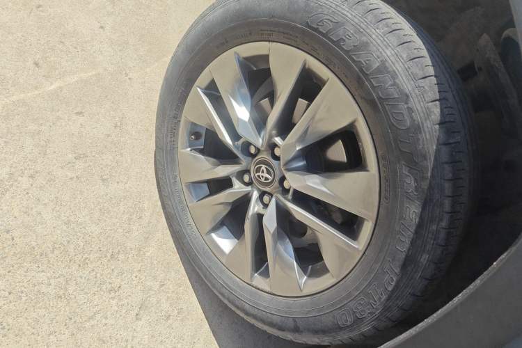 Used Toyota Wildlander 2023 2.0L CVT Two-Wheel Drive Urban Edition Right Front Wheel Hub