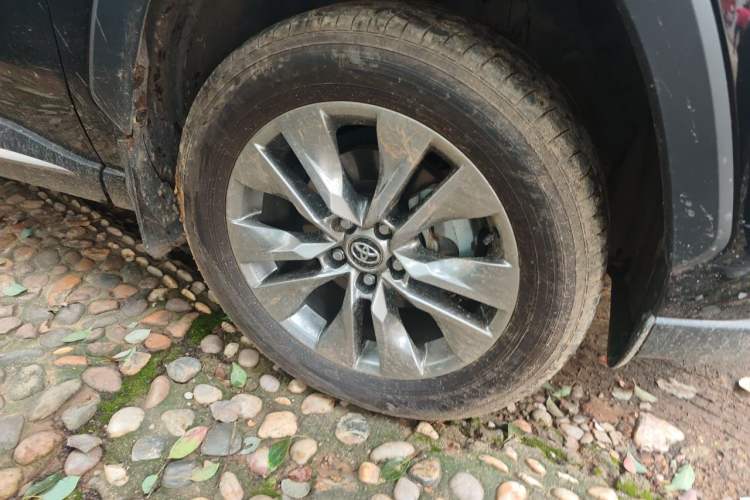 Used Toyota Wildlander 2023 Dual-Engine 2.5L E-CVT Two-Wheel Drive Urban Edition Right Front Wheel Hub