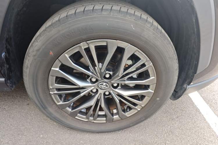 Used Toyota Wildlander 2023 2.0L CVT Four-Wheel Drive Luxury PLUS Edition Right Front Wheel Hub