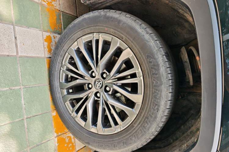 Used Toyota Wildlander 2023 2.0L CVT Two-Wheel Drive Luxury PLUS Edition Right Front Wheel Hub