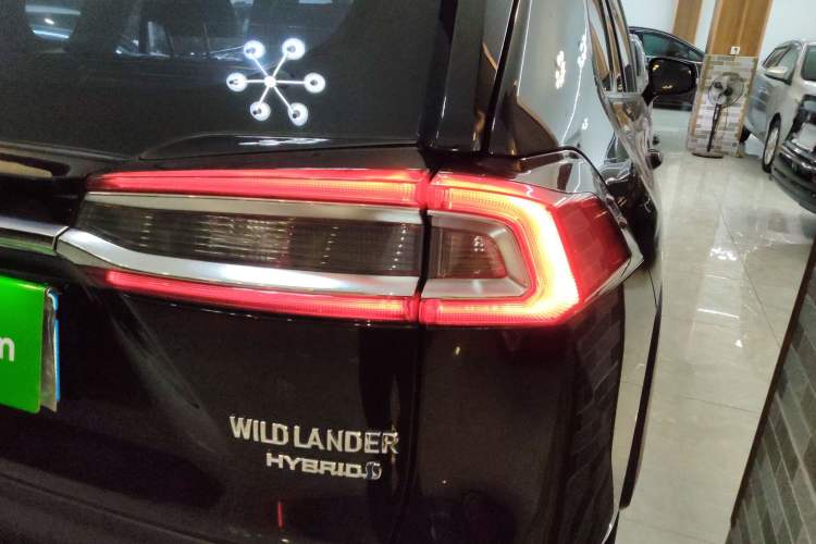 Used Toyota Wildlander 2023 Dual-Motor 2.5L E-CVT Two-Wheel Drive Luxury PLUS Edition Right Rear Taillight