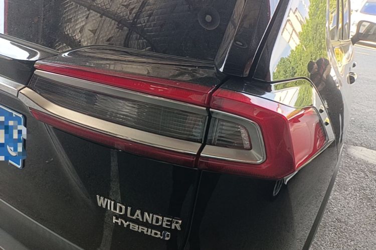 Used Toyota Wildlander 2023 Dual-Motor 2.5L E-CVT Four-Wheel Drive Prestige Edition Right Rear Taillight