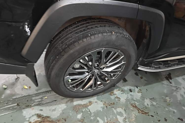 Used Toyota Wildlander 2023 Dual-Motor 2.5L E-CVT Two-Wheel Drive Luxury PLUS Edition Right Rear Wheel Hub