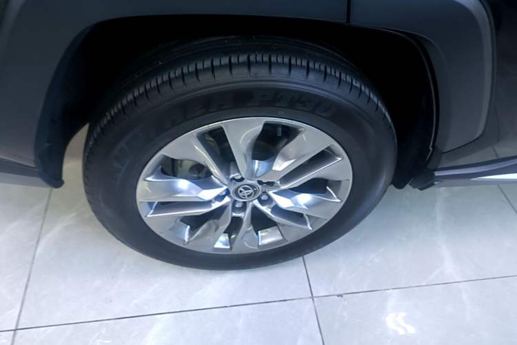 Used Toyota Wildlander 2023 2.0L CVT Two-Wheel Drive Urban Edition Right Rear Wheel Hub