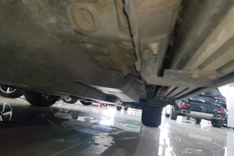 Used Toyota Wildlander 2023 2.0L CVT Two-Wheel Drive Luxury PLUS Edition Right Side Sill