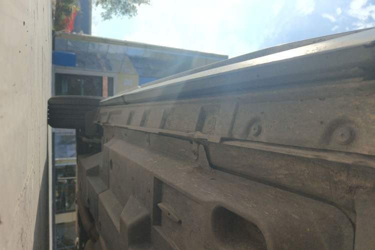 Used Toyota Wildlander 2023 2.0L CVT Four-Wheel Drive Luxury PLUS Edition Right Side Sill