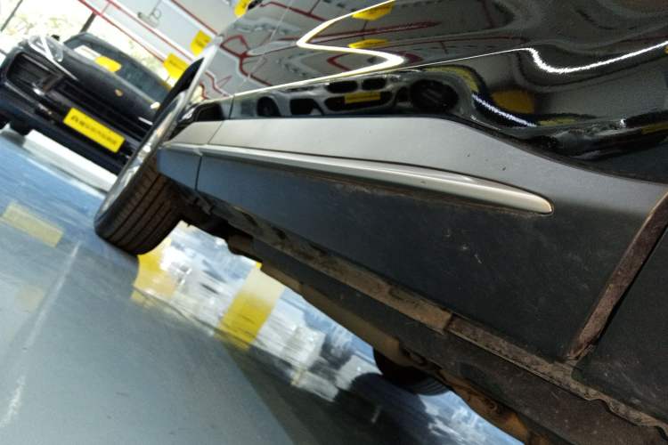 Used Toyota Wildlander 2023 Dual-Engine 2.5L E-CVT Two-Wheel Drive Urban Edition Right Side Sill