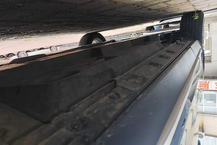 Used Toyota Wildlander 2023 2.0L CVT Two-Wheel Drive Luxury PLUS Edition Right Side Sill