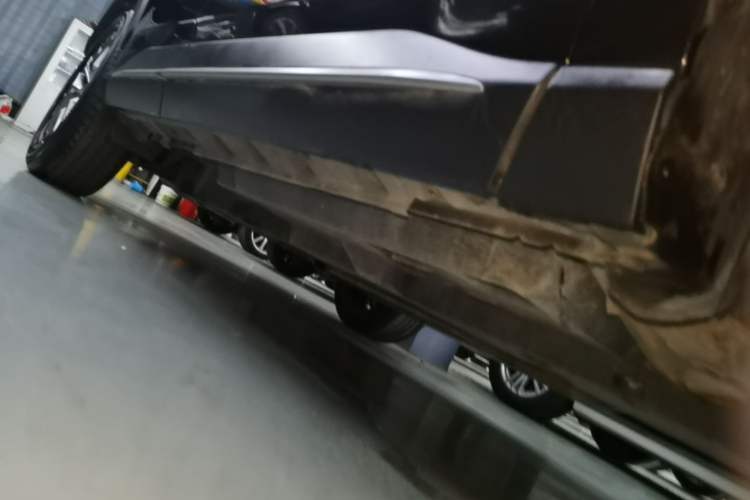 Used Toyota Wildlander 2023 2.0L CVT Two-Wheel Drive Luxury PLUS Edition Right Side Sill