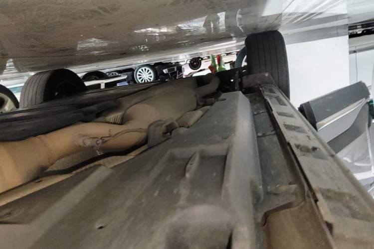 Used Toyota Wildlander 2023 Dual-Motor 2.5L E-CVT Two-Wheel Drive Luxury PLUS Edition Right Side Sill