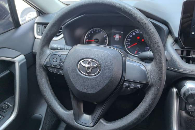 Used Toyota Wildlander 2023 2.0L CVT Two-Wheel Drive Leading Edition Steering Wheel