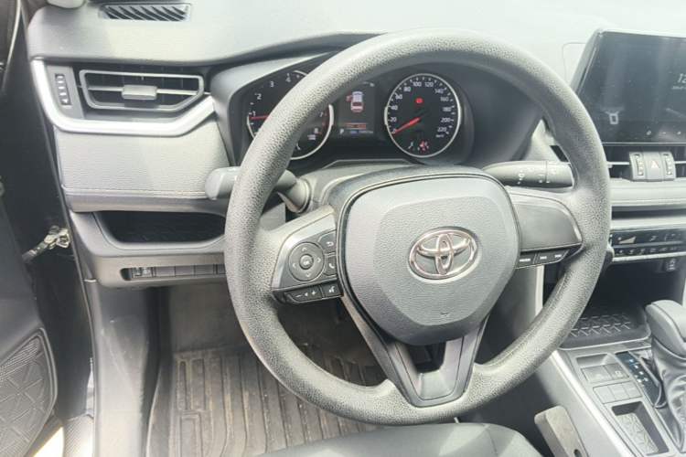 Used Toyota Wildlander 2023 2.0L CVT Two-Wheel Drive Leading Edition Steering Wheel