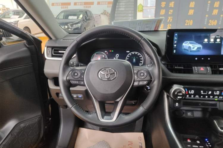 Used Toyota Wildlander 2023 Dual-Motor 2.5L E-CVT Two-Wheel Drive Luxury PLUS Edition Steering Wheel