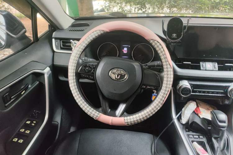 Used Toyota Wildlander 2023 2.0L CVT Two-Wheel Drive Leading Edition Steering Wheel